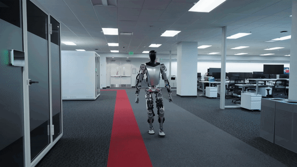 特斯拉人形機器人又變“聰明”了，除了行走還學會了抓取物體